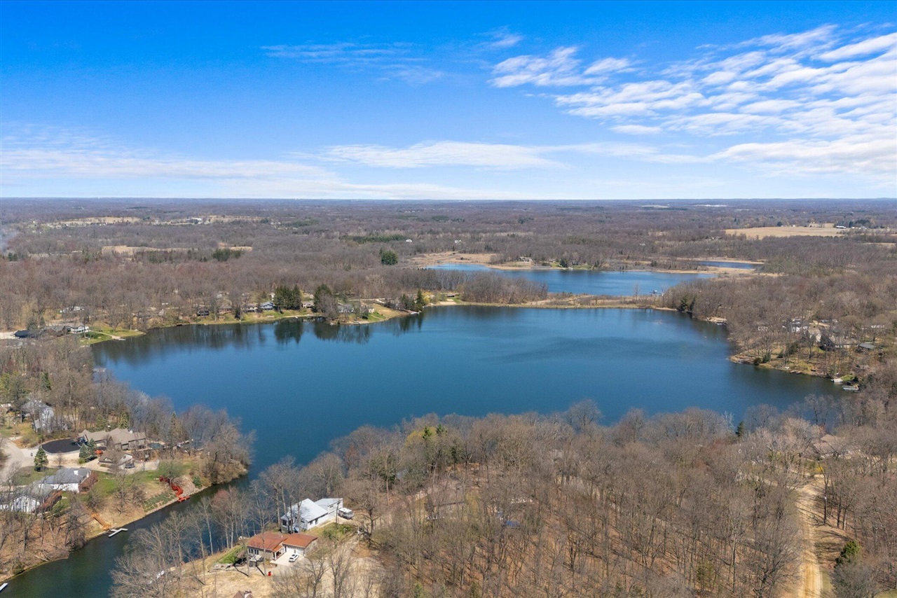 160 Eastshore Drive, Jerome, MI, 49249-9407