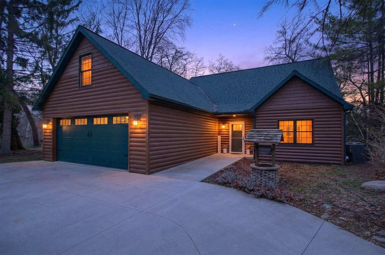 160 Eastshore Drive, Jerome, MI, 49249-9407