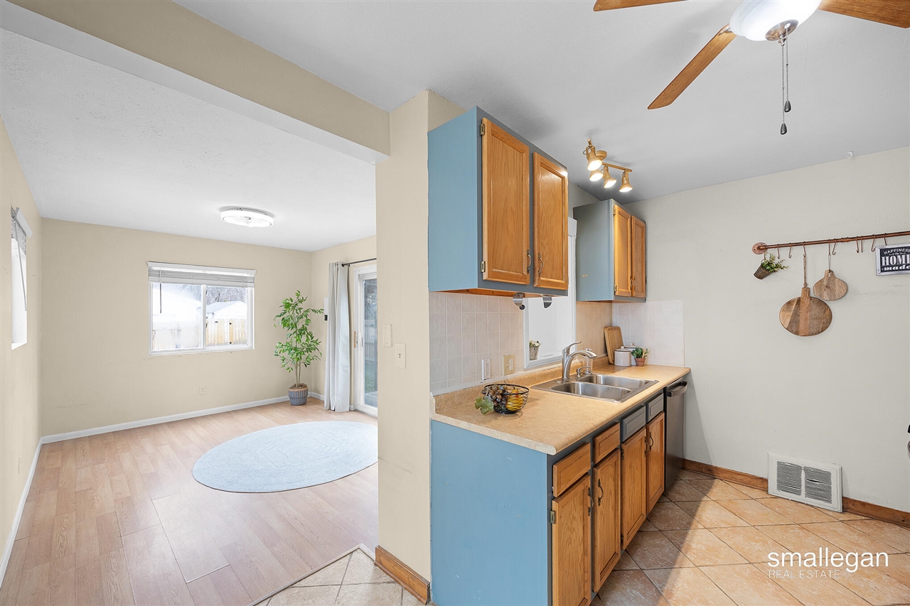 1011 Johnston Street, Grand Rapids, MI, 49507