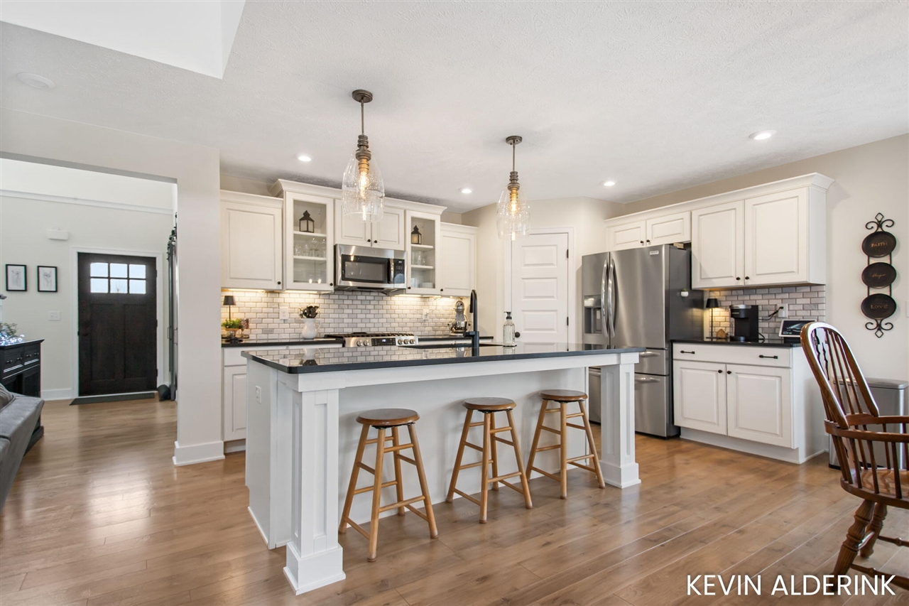 13783 Harrington Landing, Holland, MI, 49424-7485