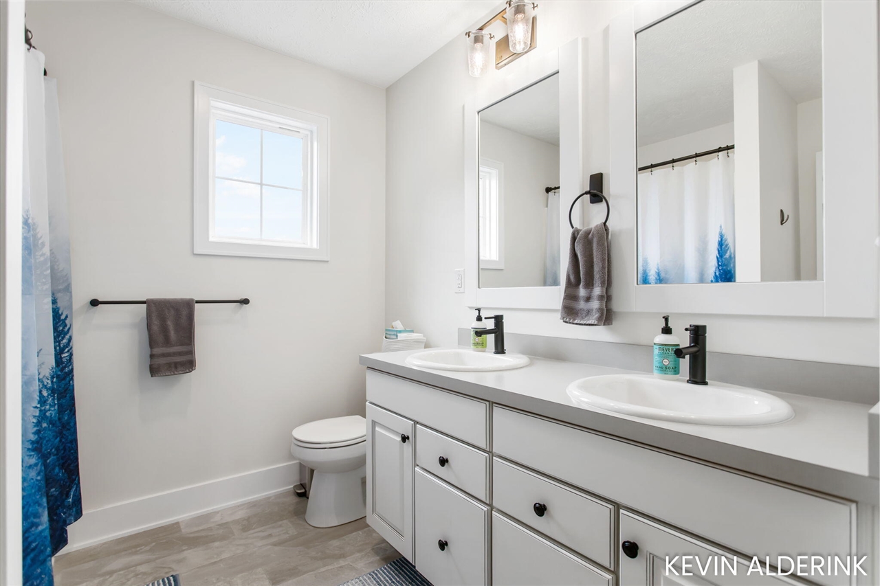 13783 Harrington Landing, Holland, MI, 49424-7485