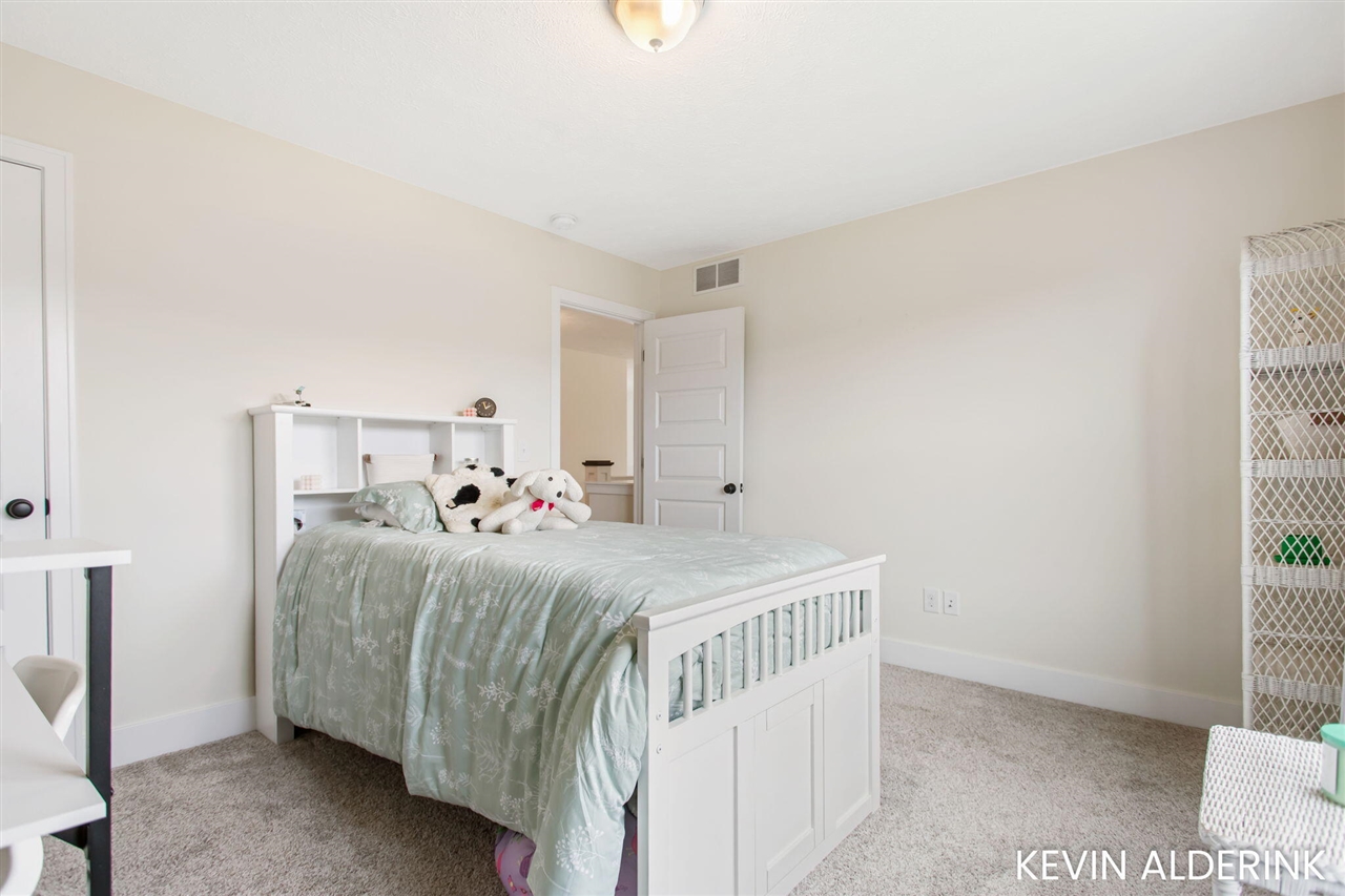 13783 Harrington Landing, Holland, MI, 49424-7485