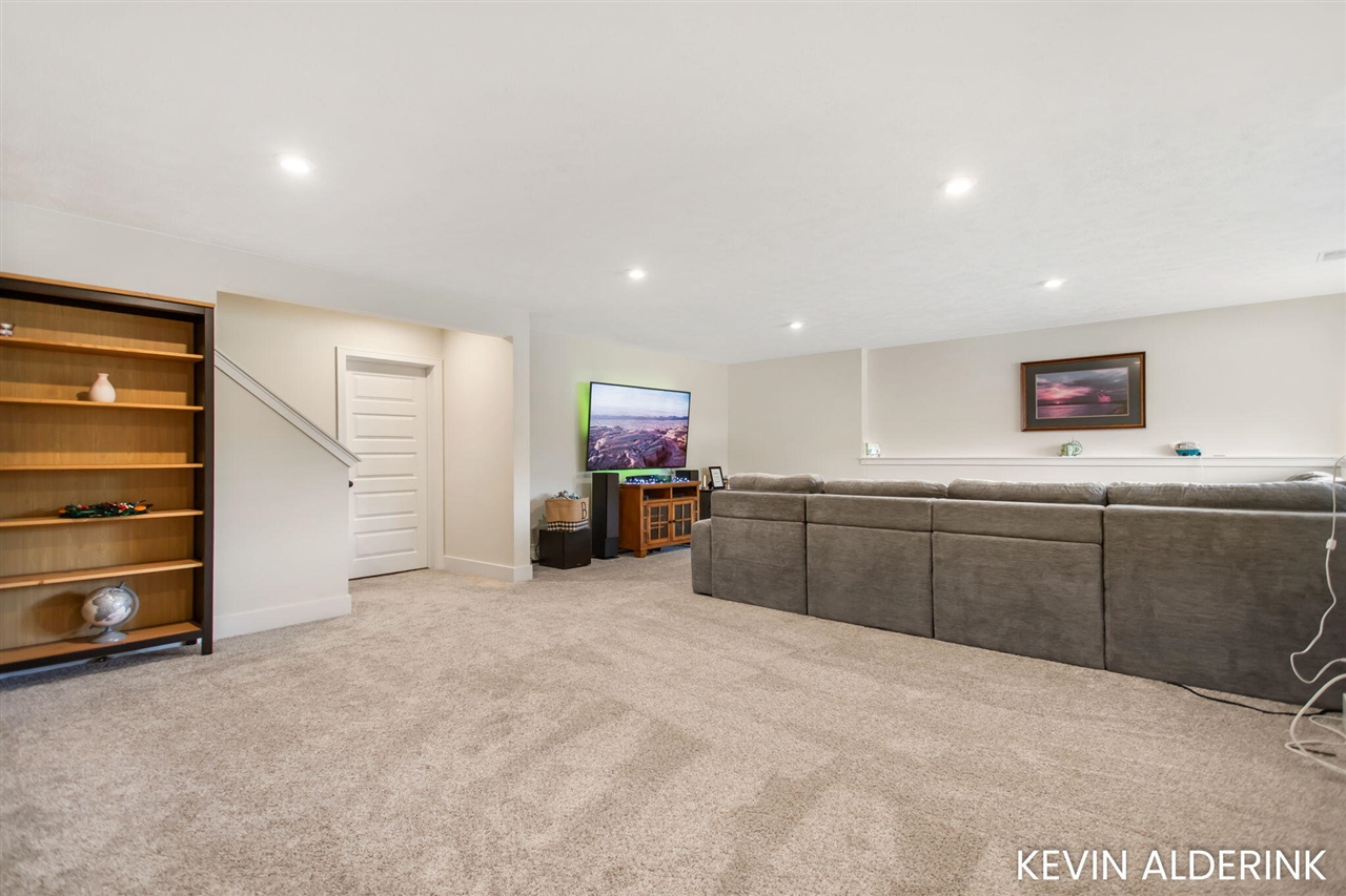 13783 Harrington Landing, Holland, MI, 49424-7485