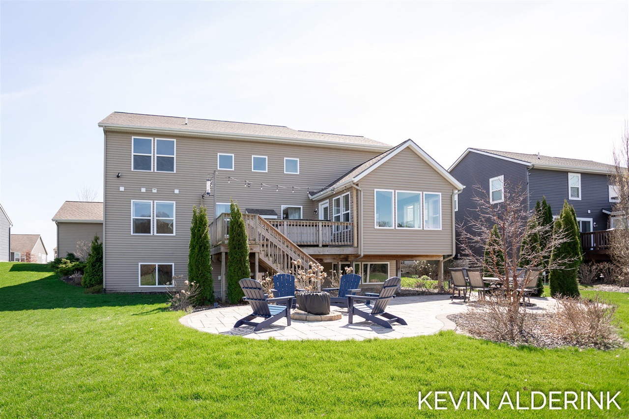 13783 Harrington Landing, Holland, MI, 49424-7485