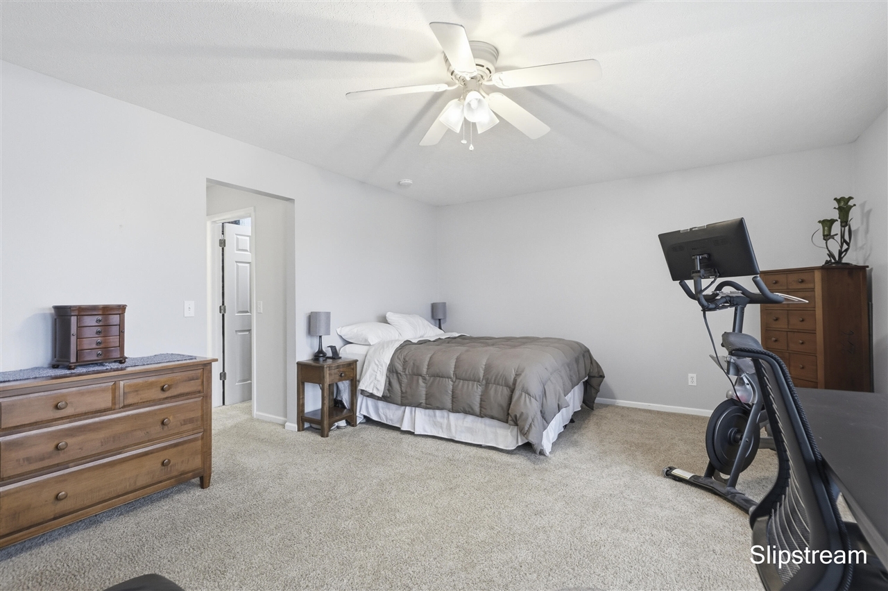 6807 Kenowa Avenue, Grandville, MI, 49418-2135