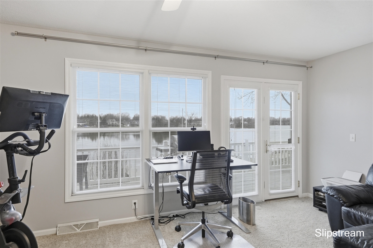 6807 Kenowa Avenue, Grandville, MI, 49418-2135