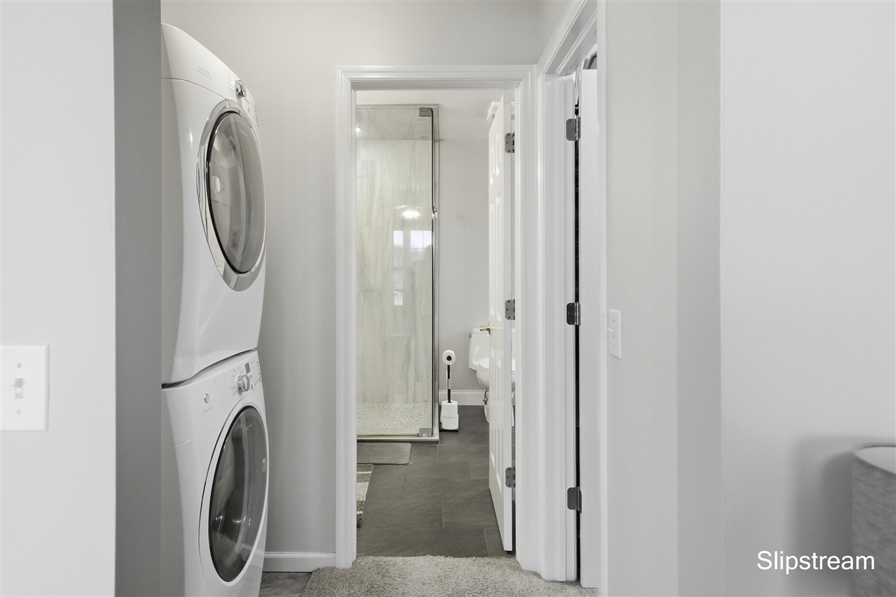 6807 Kenowa Avenue, Grandville, MI, 49418-2135