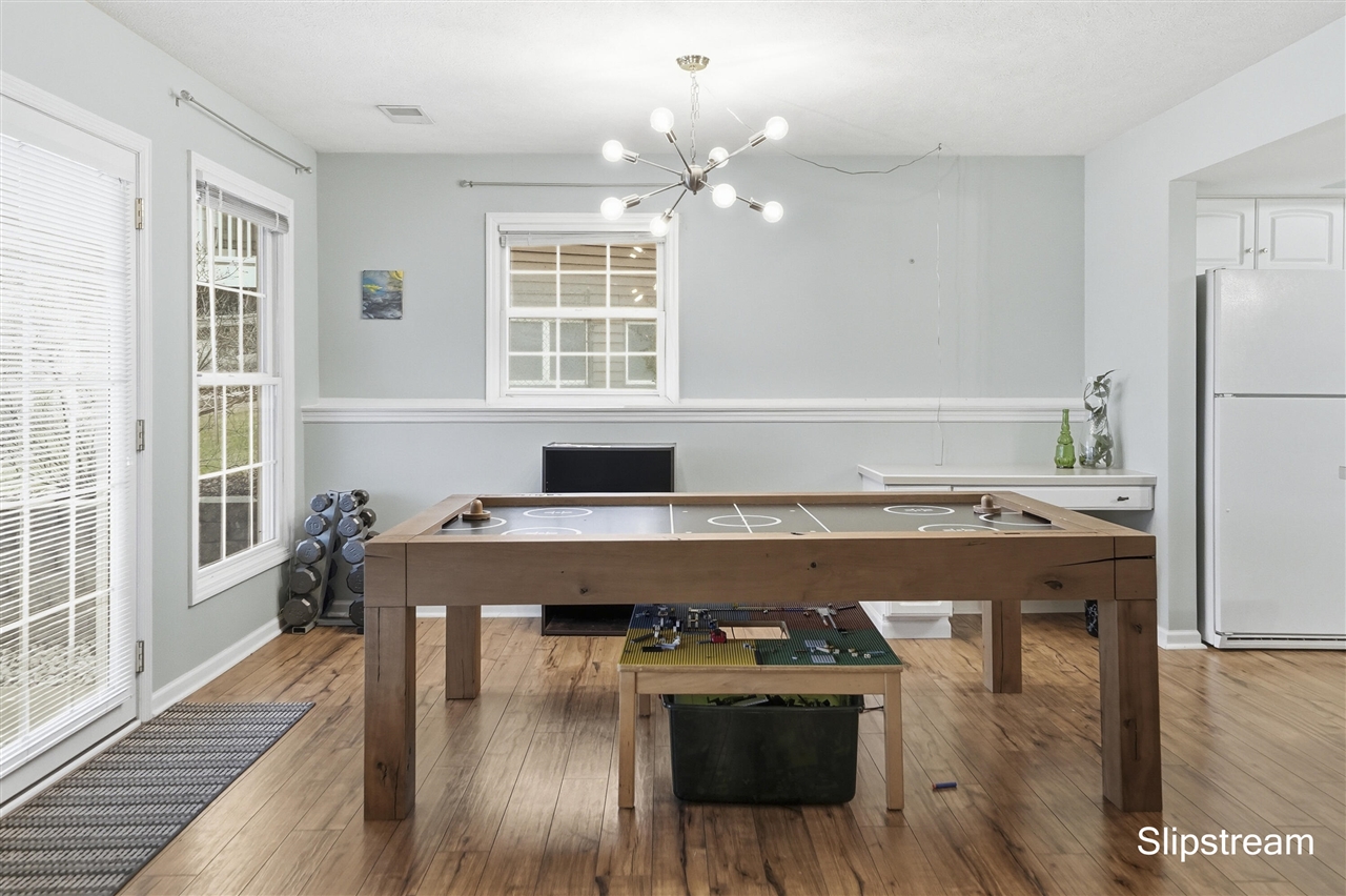 6807 Kenowa Avenue, Grandville, MI, 49418-2135