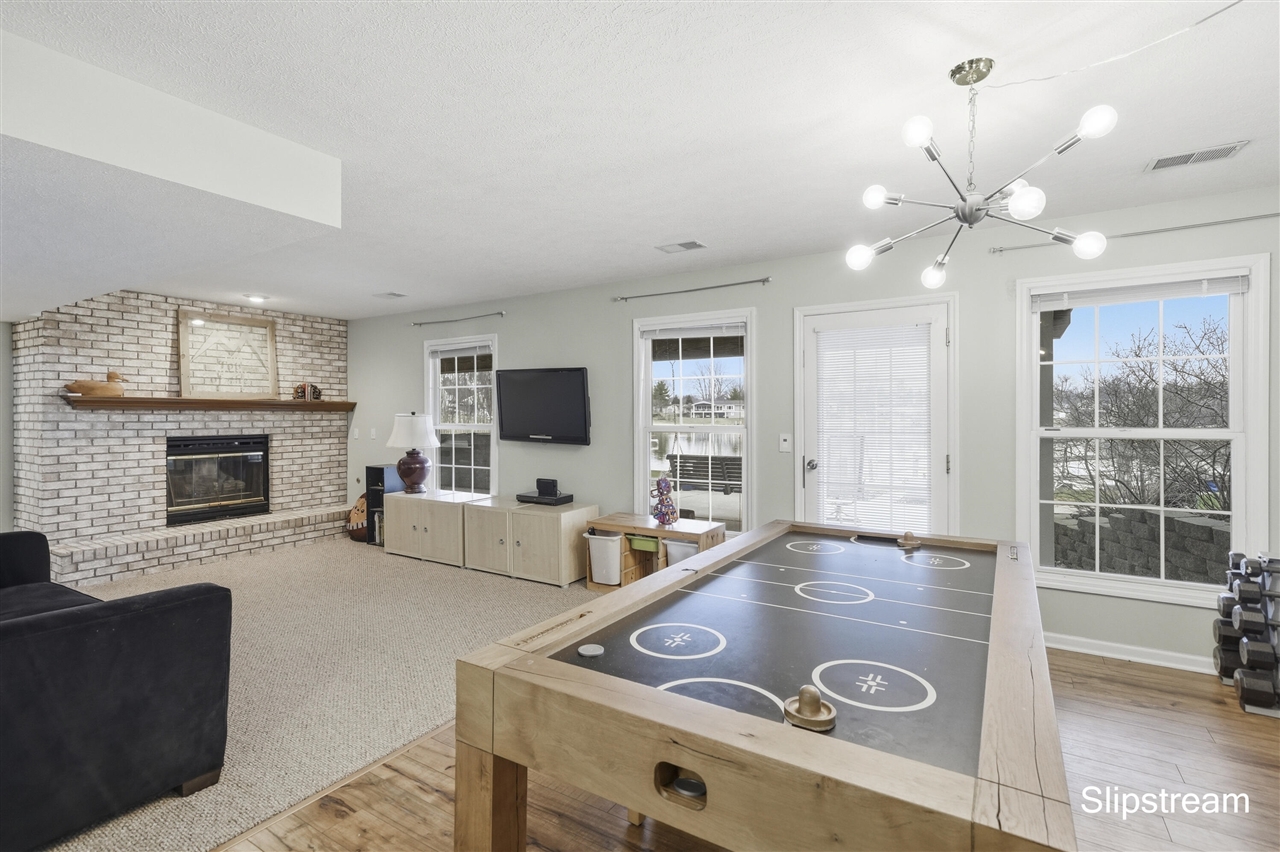 6807 Kenowa Avenue, Grandville, MI, 49418-2135