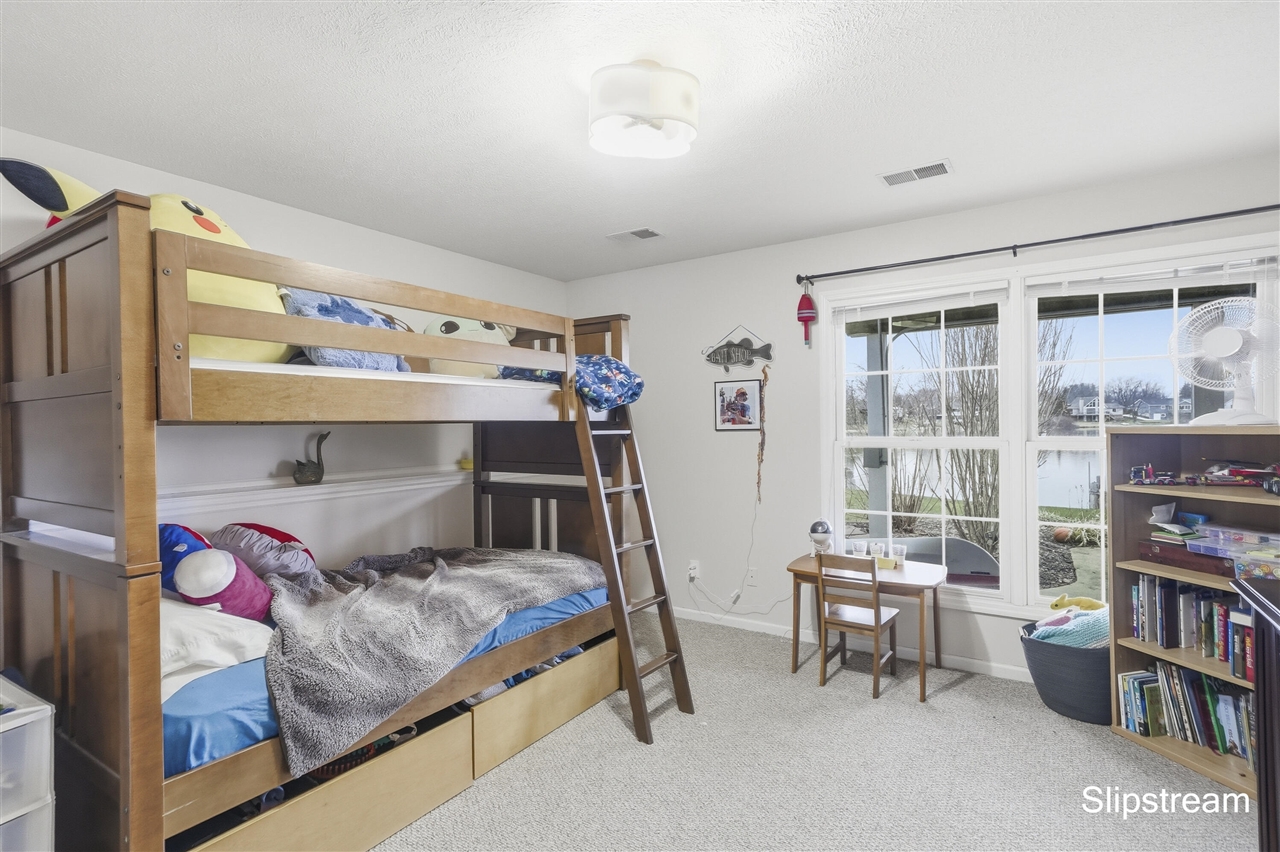 6807 Kenowa Avenue, Grandville, MI, 49418-2135