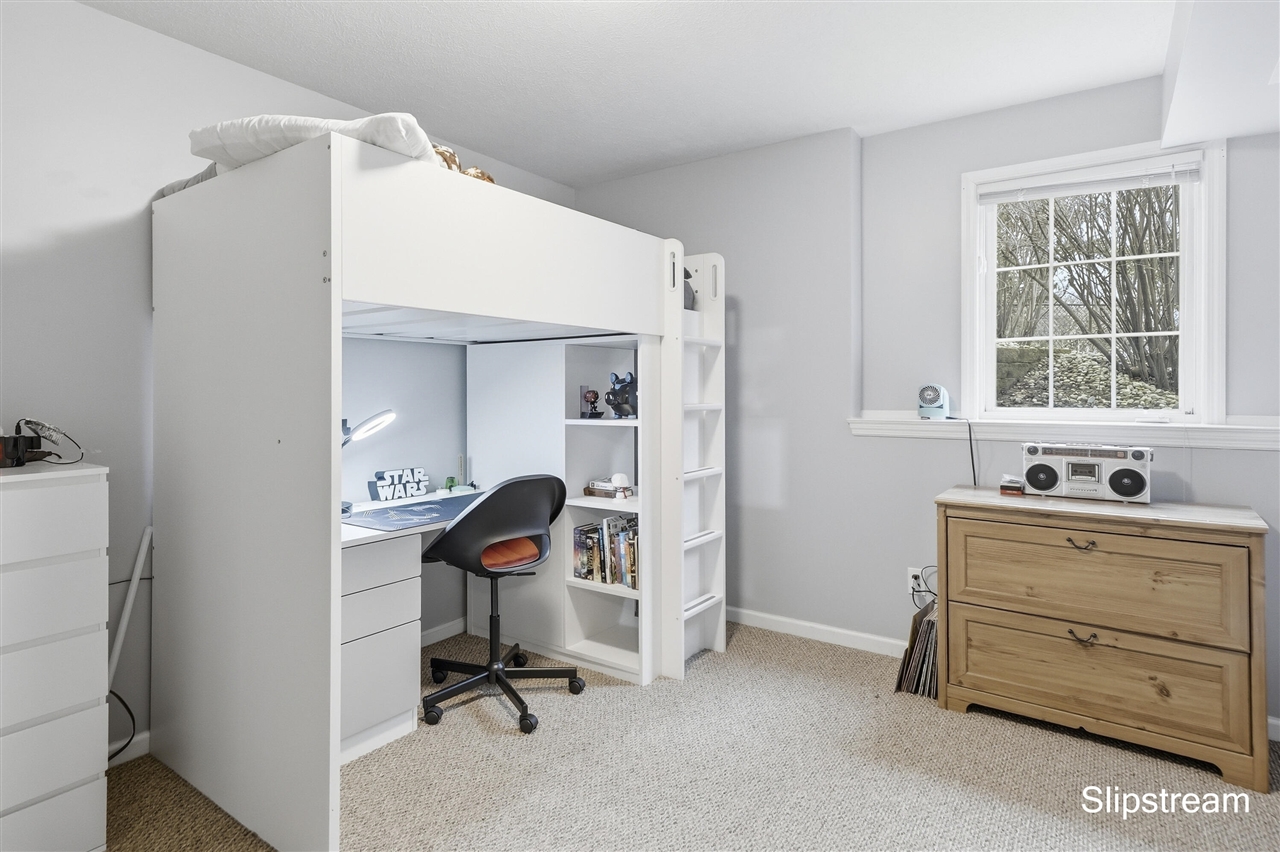 6807 Kenowa Avenue, Grandville, MI, 49418-2135