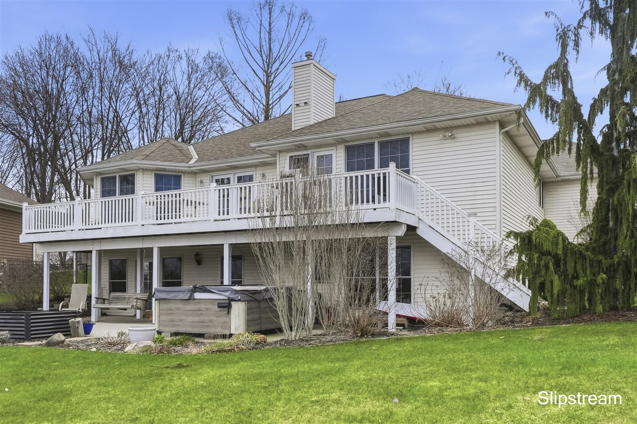 6807 Kenowa Avenue, Grandville, MI, 49418-2135