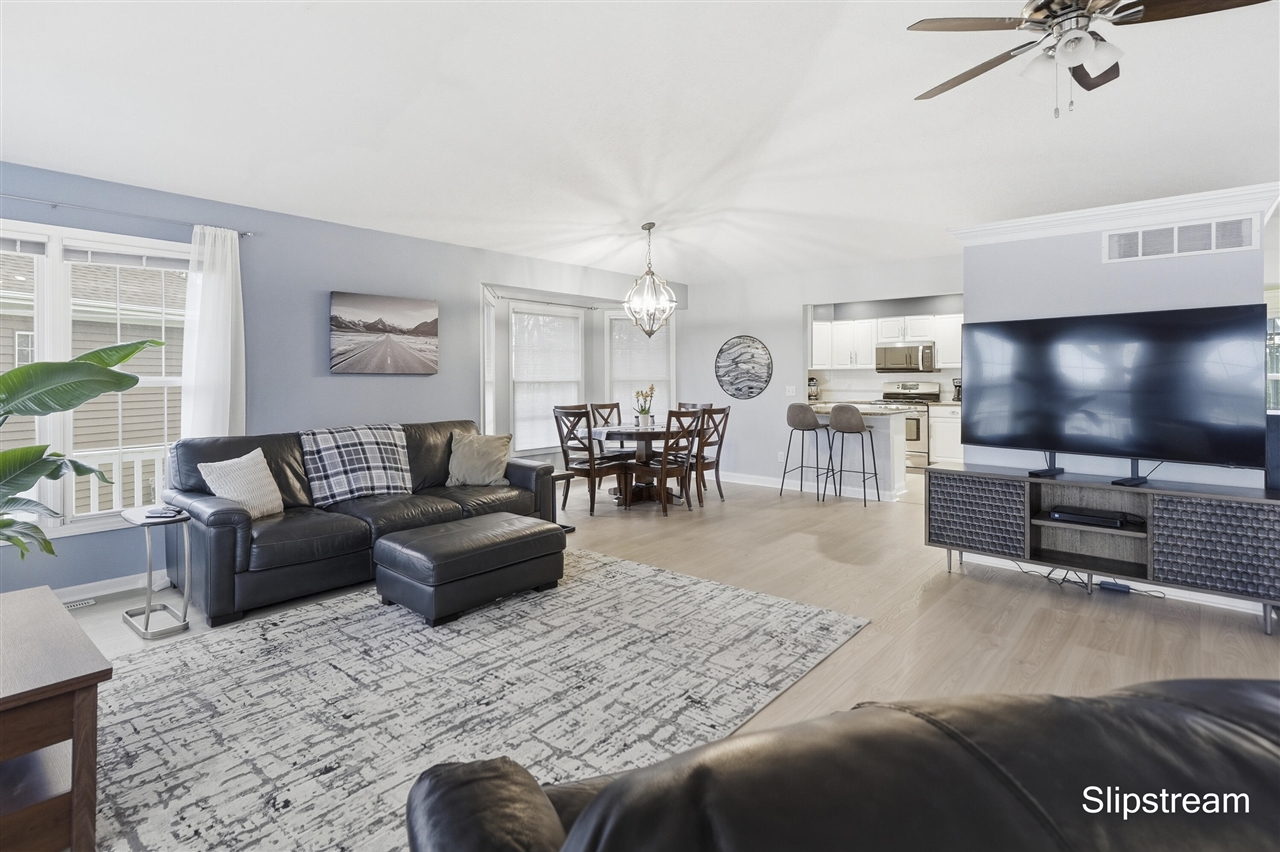 6807 Kenowa Avenue, Grandville, MI, 49418-2135