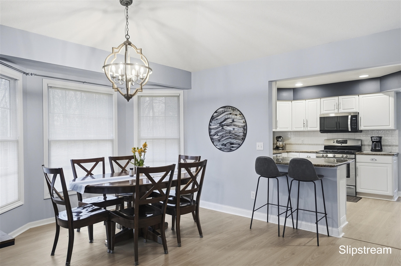 6807 Kenowa Avenue, Grandville, MI, 49418-2135