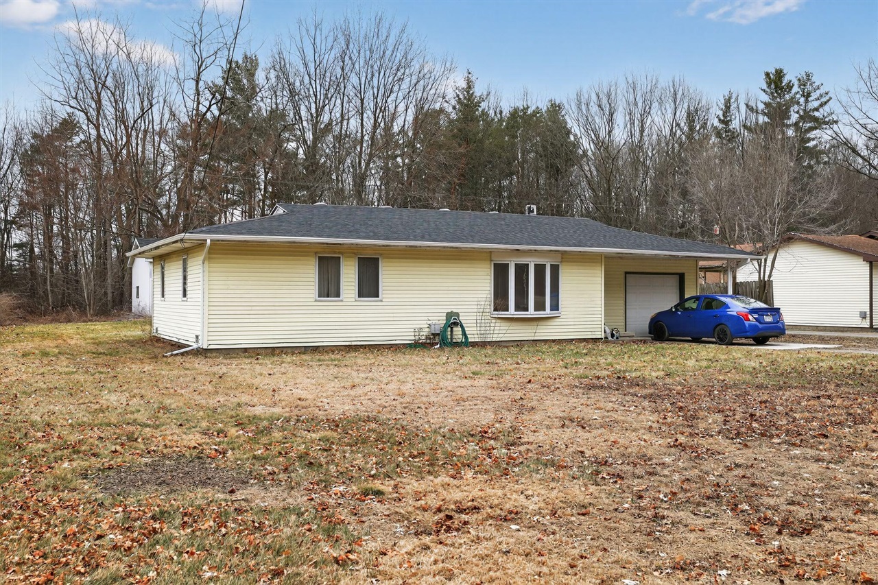 914 W Maumee Street, Adrian, MI, 49221-1916