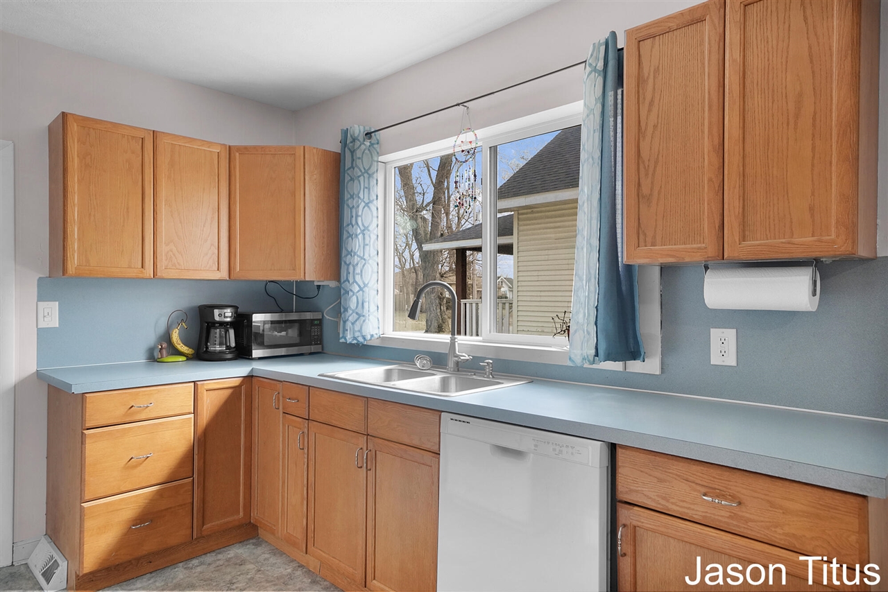 2507 Day Avenue, Walker, MI, 49544