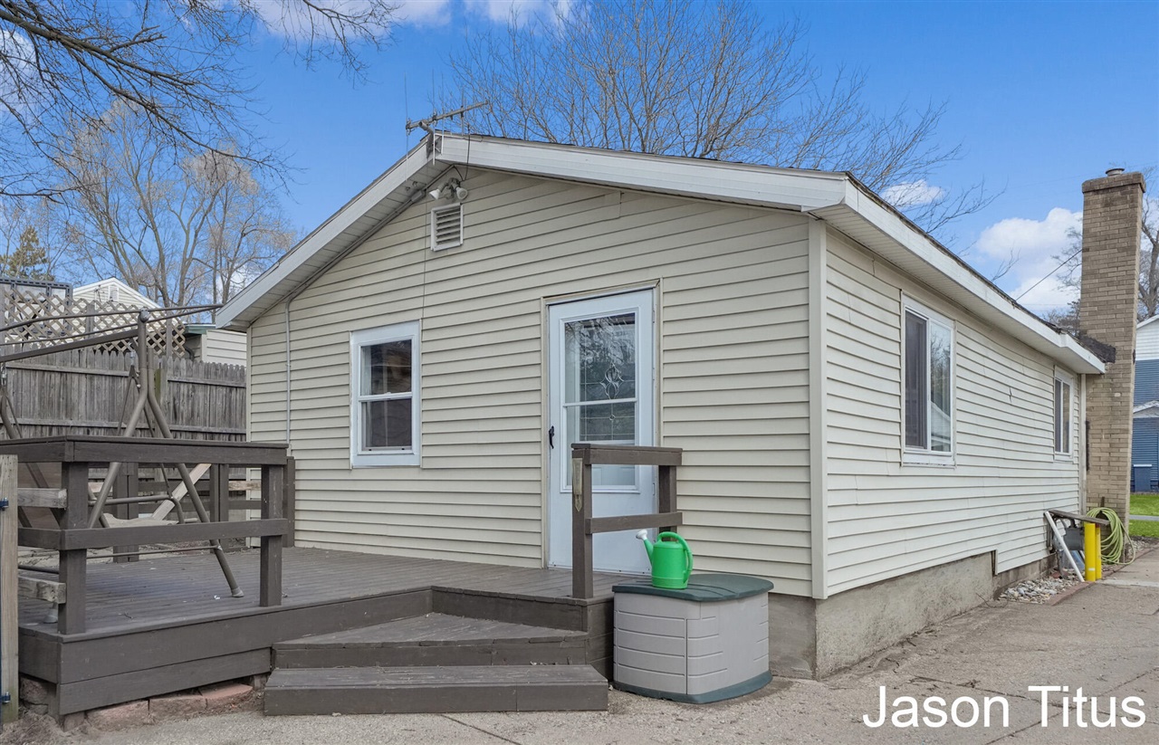 2507 Day Avenue, Walker, MI, 49544