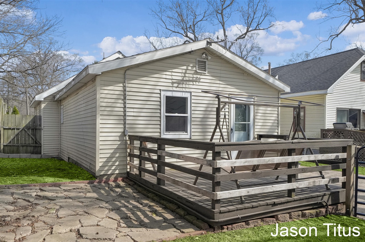 2507 Day Avenue, Walker, MI, 49544