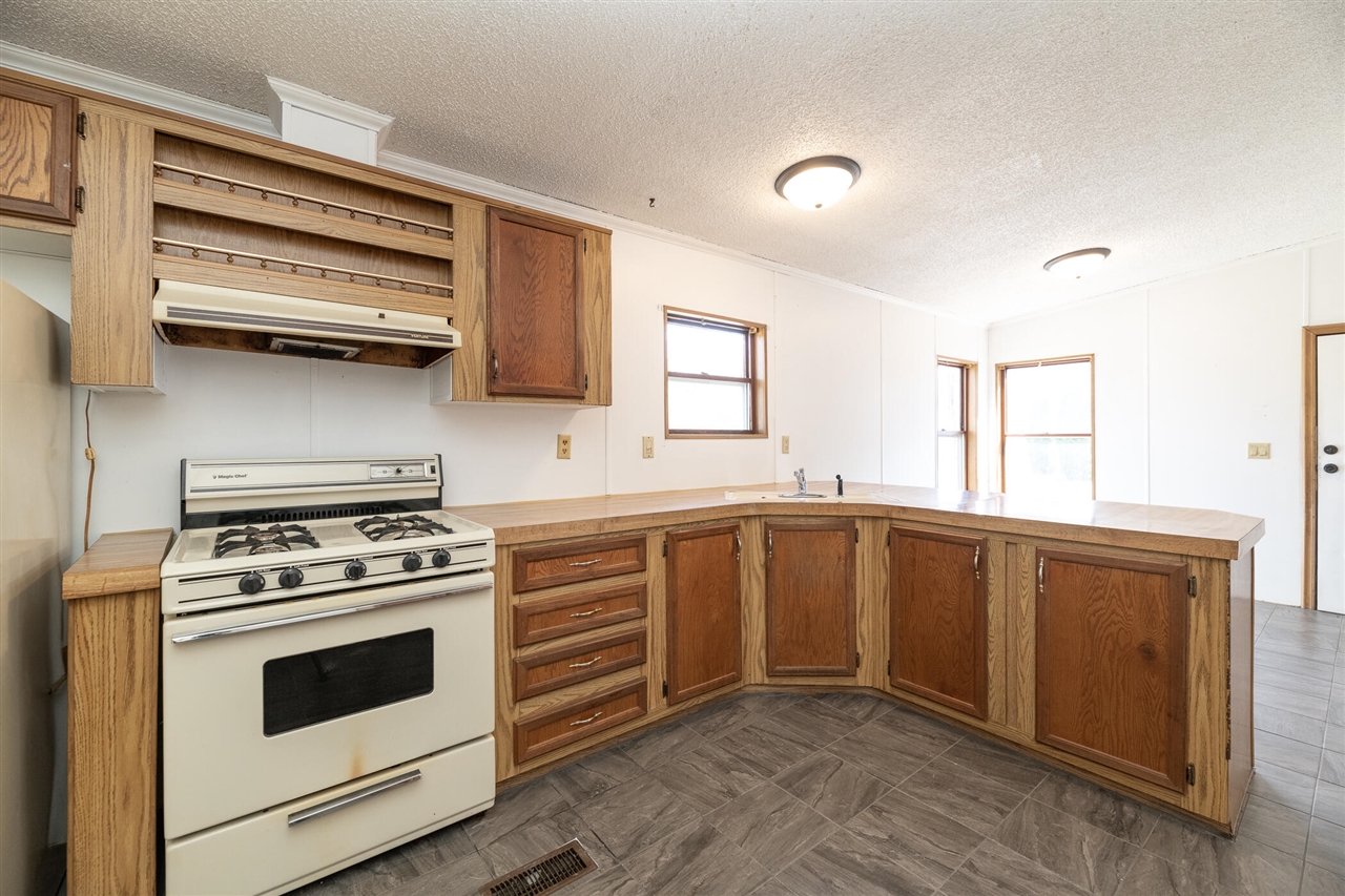 13064 Riverside Drive, Constantine, MI, 49042-9709