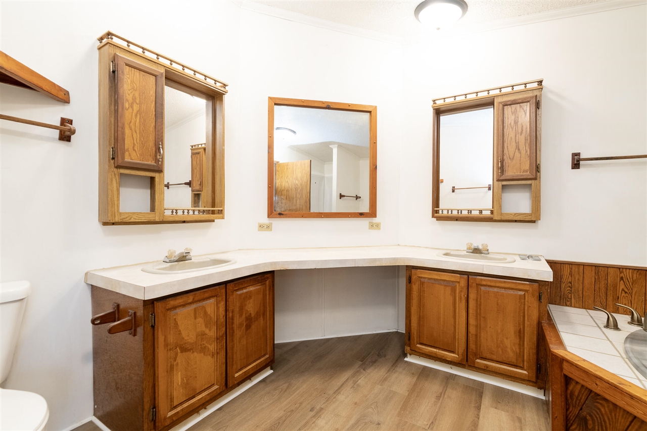 13064 Riverside Drive, Constantine, MI, 49042-9709