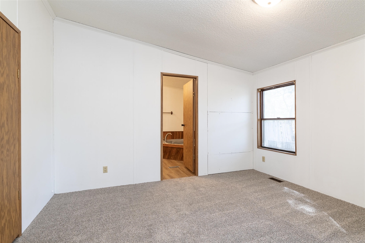 13064 Riverside Drive, Constantine, MI, 49042-9709