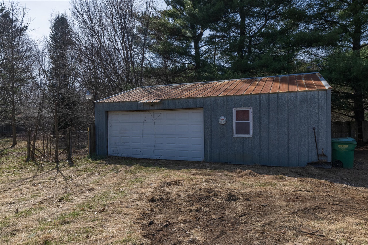 13064 Riverside Drive, Constantine, MI, 49042-9709