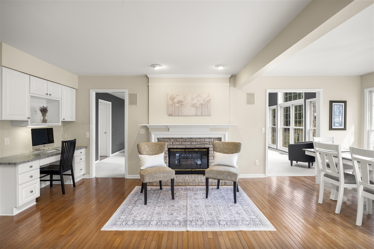 4949 Lexington Court, Rochester, MI, 48306-1465