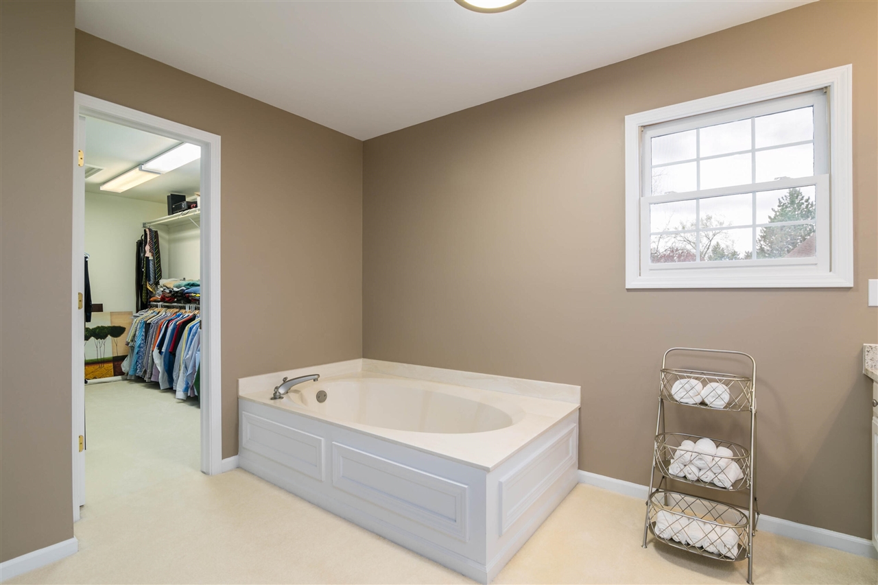 4949 Lexington Court, Rochester, MI, 48306-1465