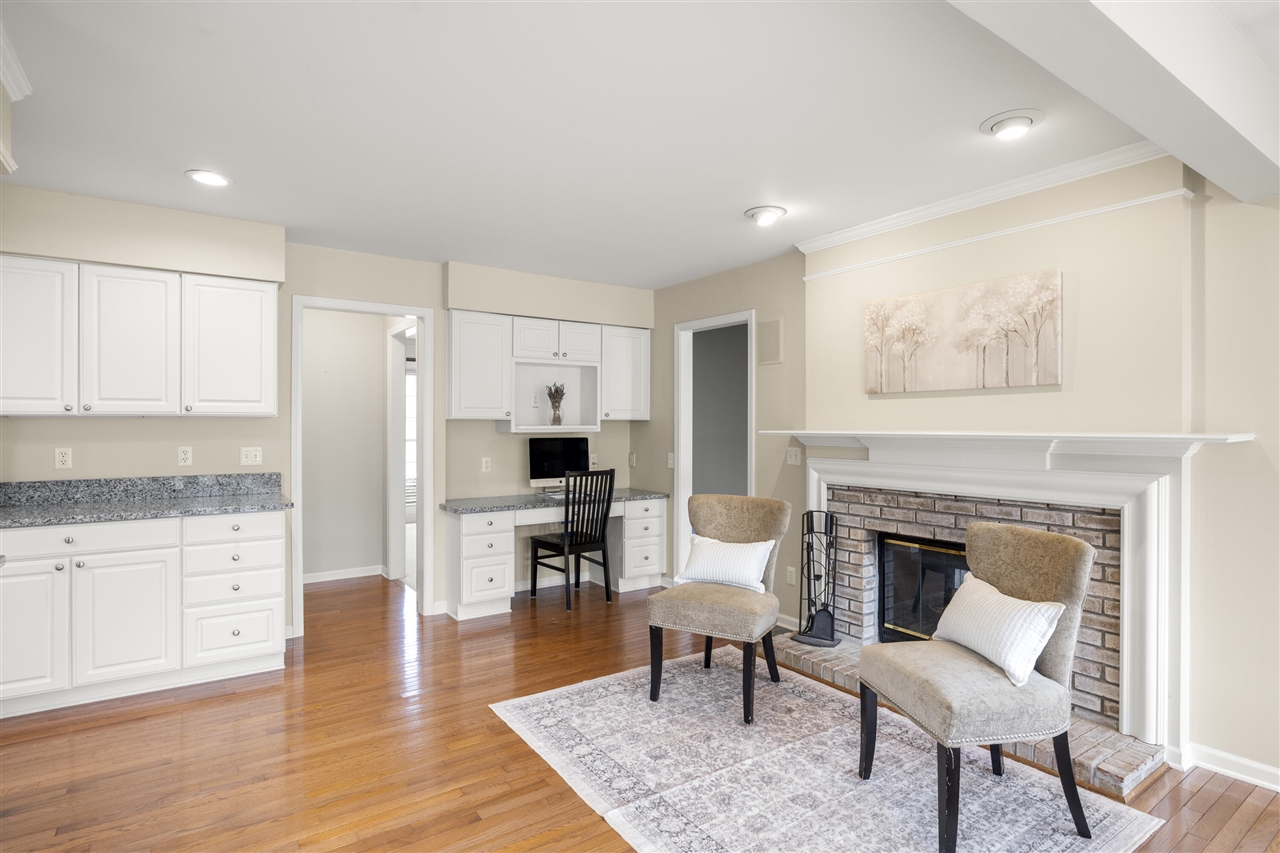 4949 Lexington Court, Rochester, MI, 48306-1465