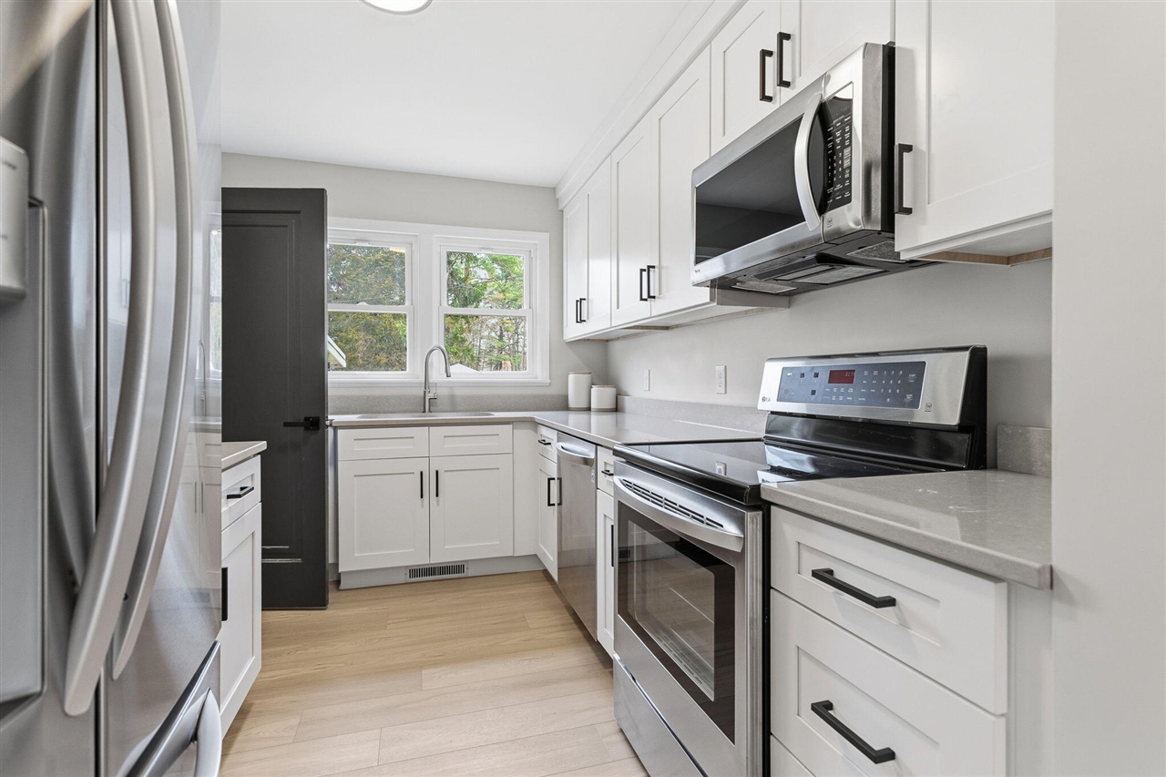 15769 Mercury Drive, Grand Haven, MI, 49417