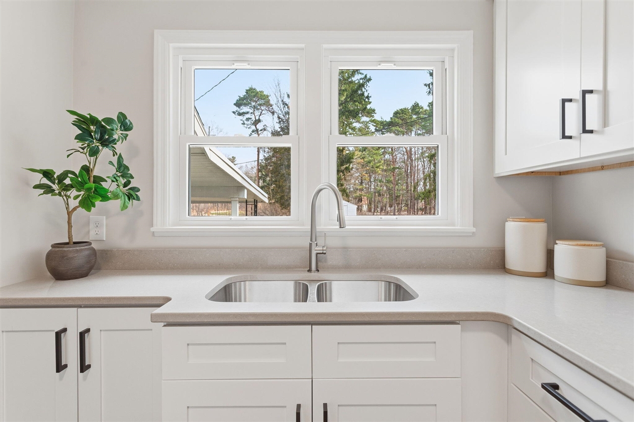 15769 Mercury Drive, Grand Haven, MI, 49417