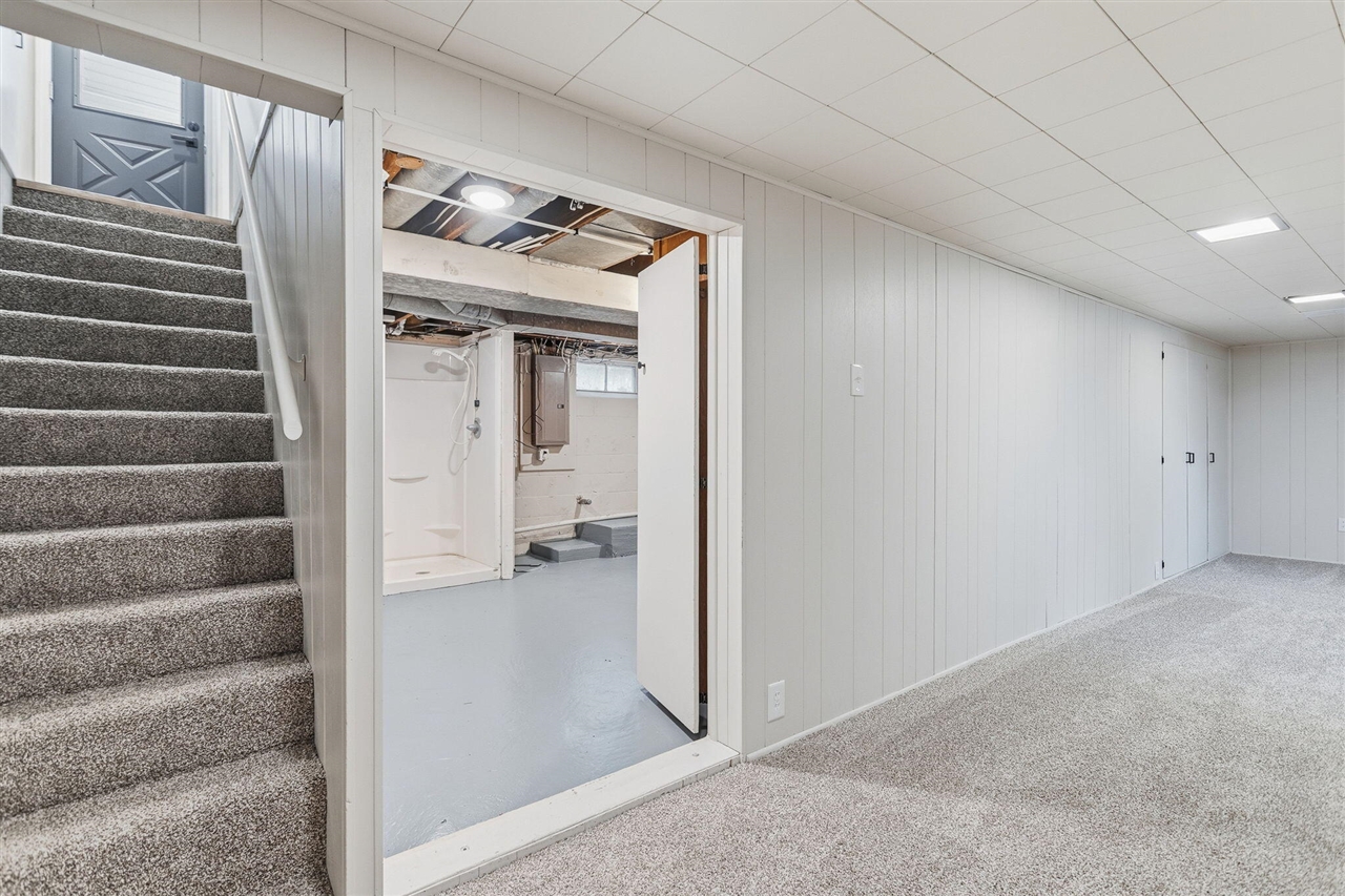 15769 Mercury Drive, Grand Haven, MI, 49417