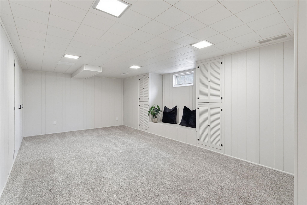 15769 Mercury Drive, Grand Haven, MI, 49417