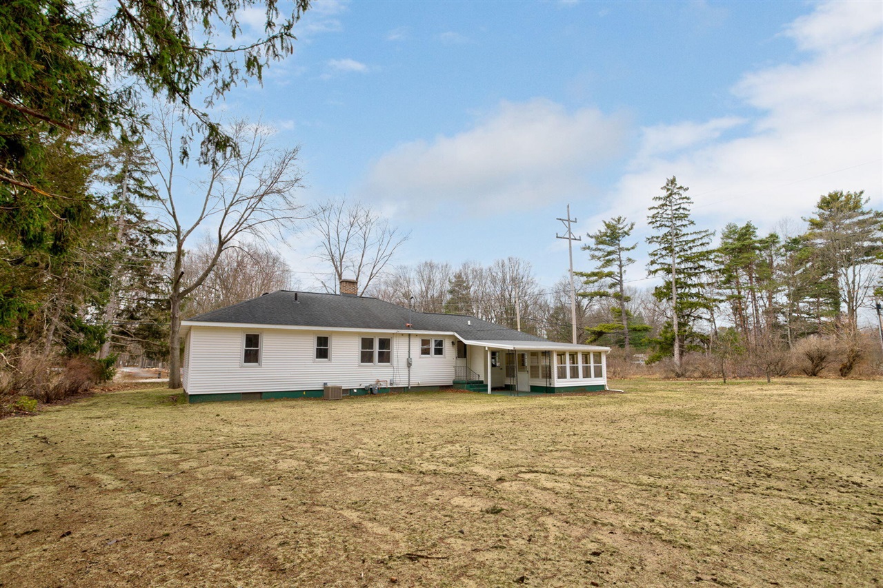 15769 Mercury Drive, Grand Haven, MI, 49417