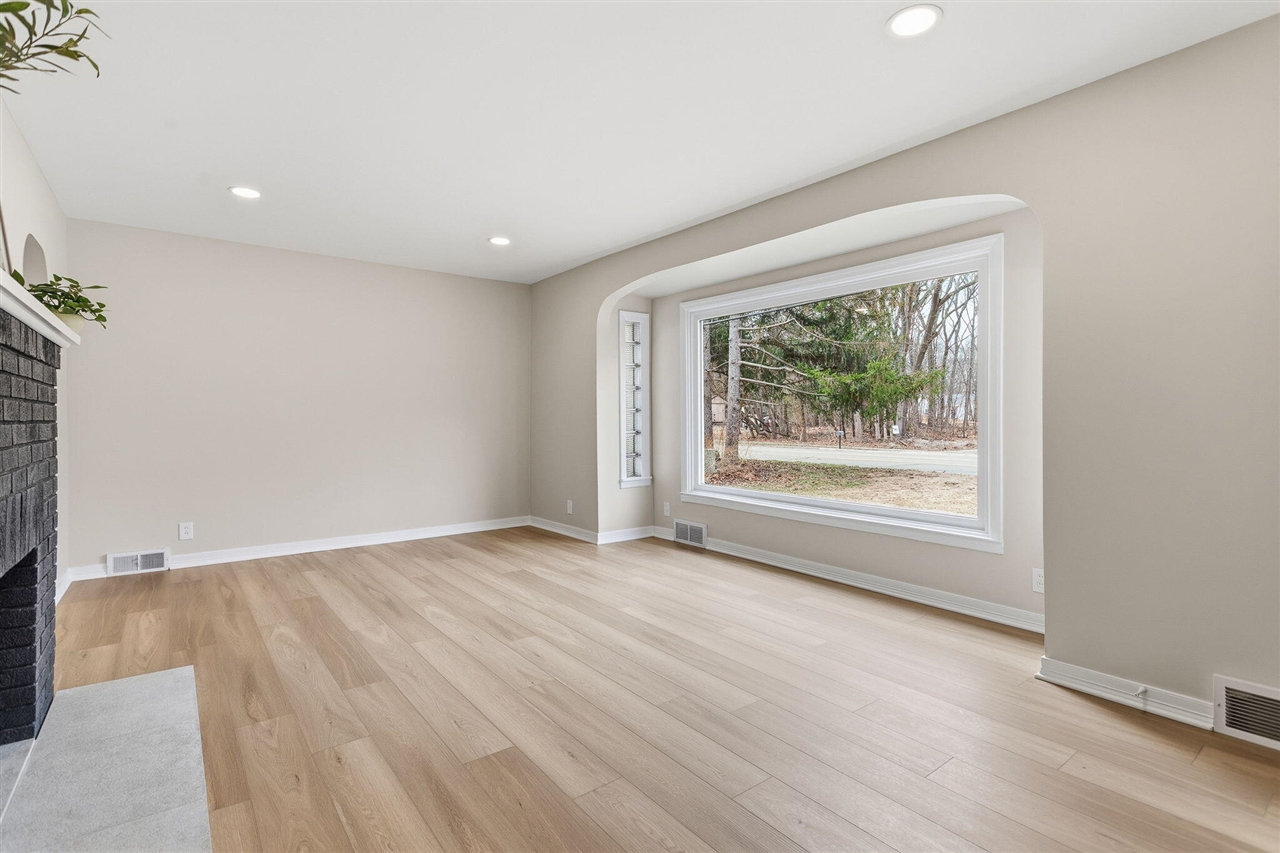 15769 Mercury Drive, Grand Haven, MI, 49417