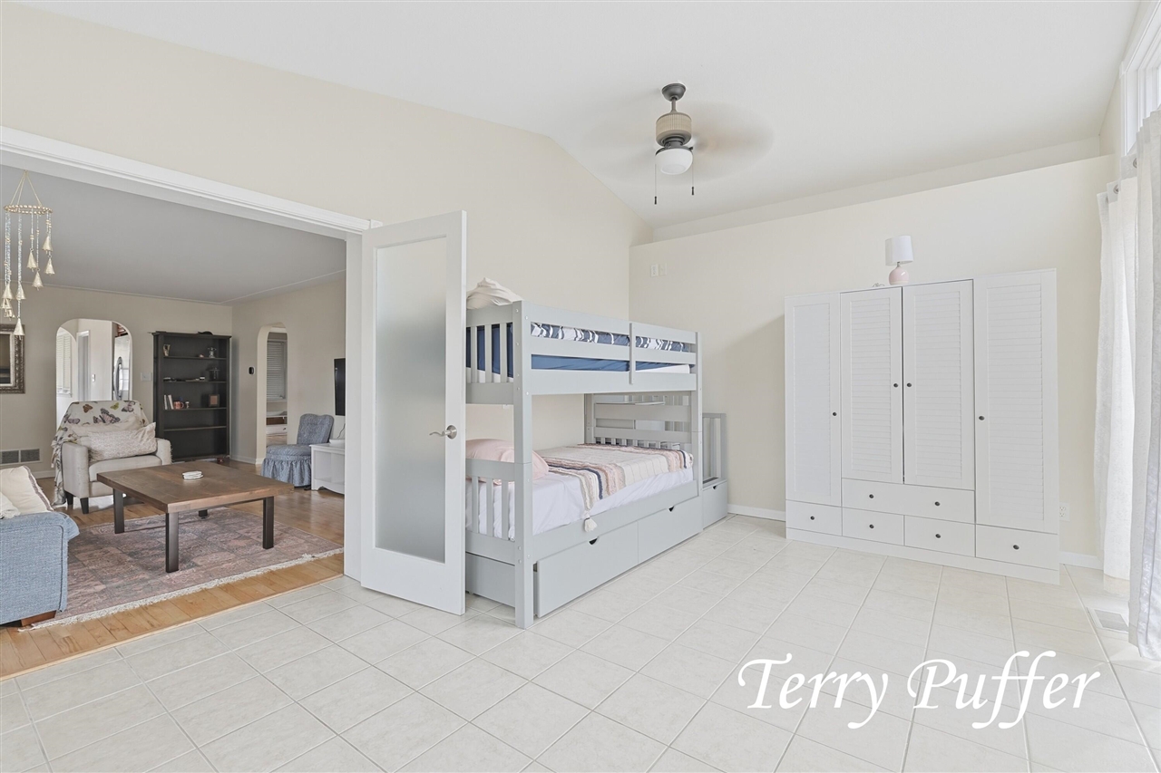 1559 Glenwood Avenue, Muskegon, MI, 49445-2450