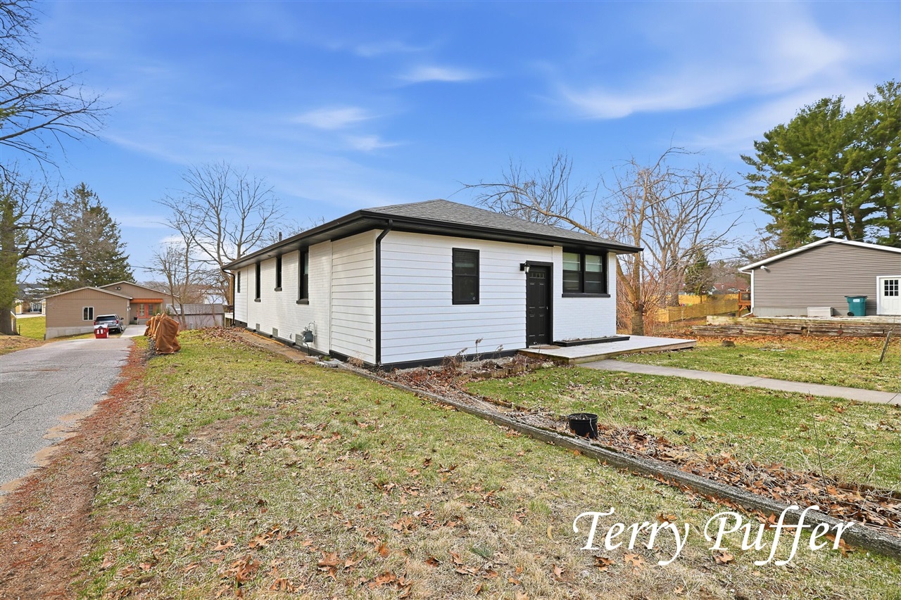 1559 Glenwood Avenue, Muskegon, MI, 49445-2450