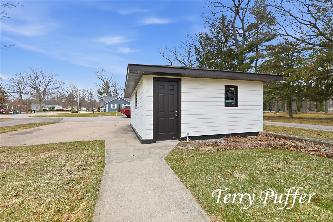 1559 Glenwood Avenue, Muskegon, MI, 49445-2450