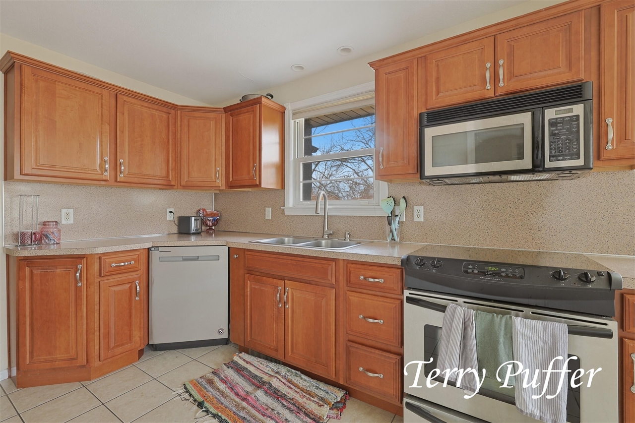 1559 Glenwood Avenue, Muskegon, MI, 49445-2450