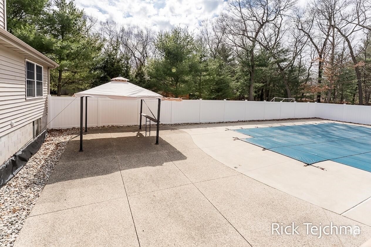 2055 Rambling Oak Drive, Muskegon, MI, 49445-1690