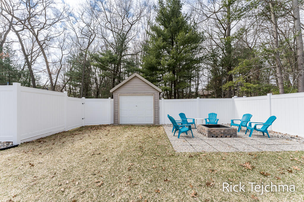 2055 Rambling Oak Drive, Muskegon, MI, 49445-1690