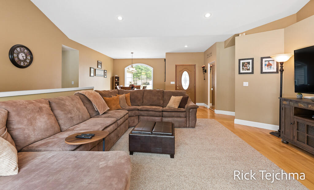 2055 Rambling Oak Drive, Muskegon, MI, 49445-1690