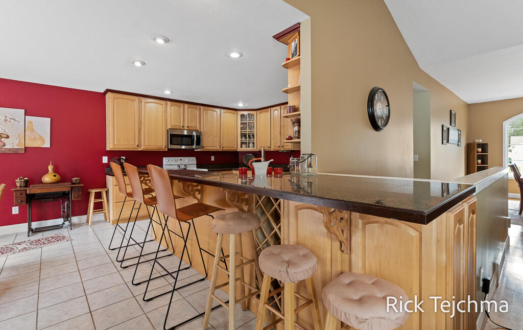 2055 Rambling Oak Drive, Muskegon, MI, 49445-1690