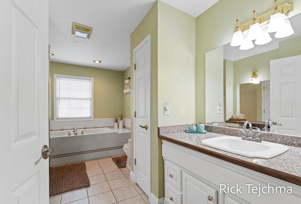 2055 Rambling Oak Drive, Muskegon, MI, 49445-1690