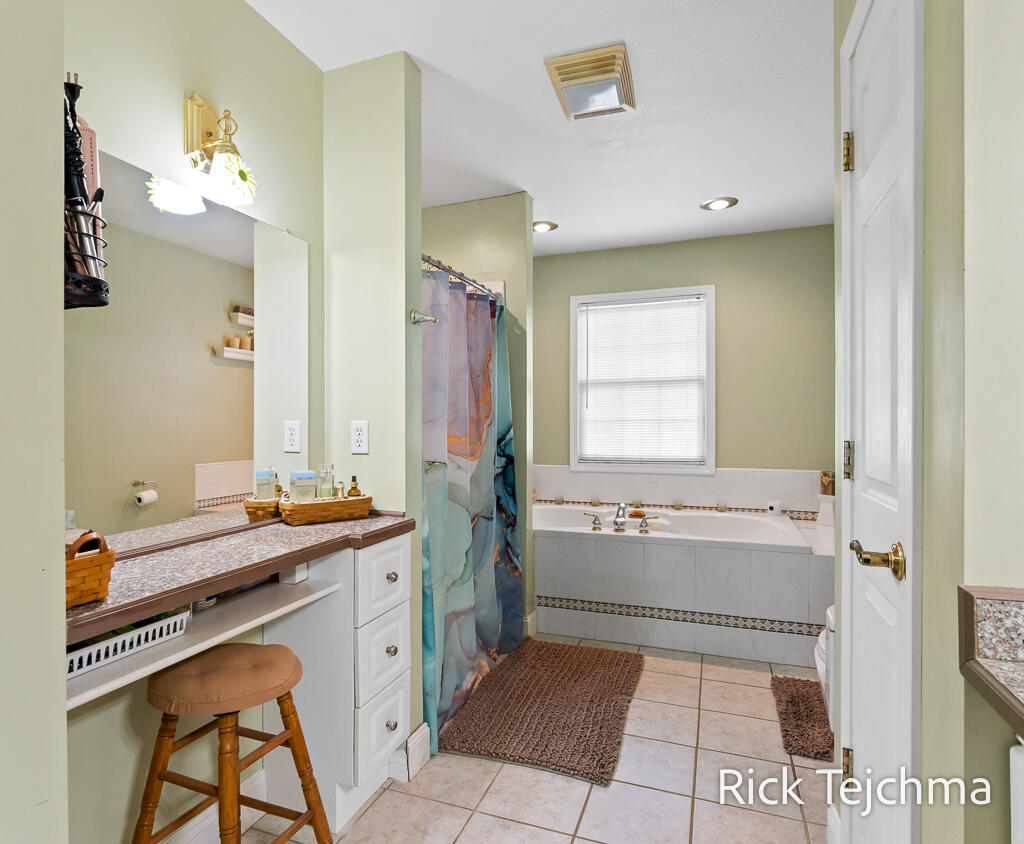 2055 Rambling Oak Drive, Muskegon, MI, 49445-1690