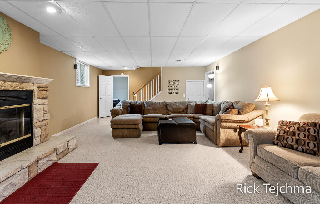 2055 Rambling Oak Drive, Muskegon, MI, 49445-1690