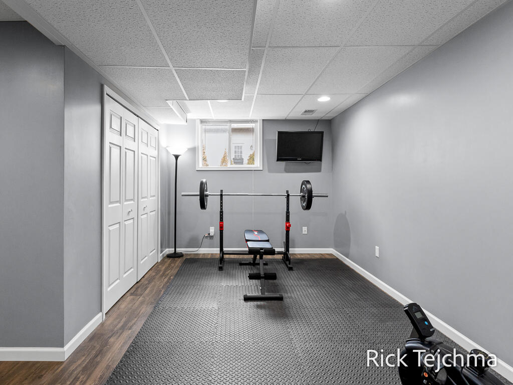 2055 Rambling Oak Drive, Muskegon, MI, 49445-1690