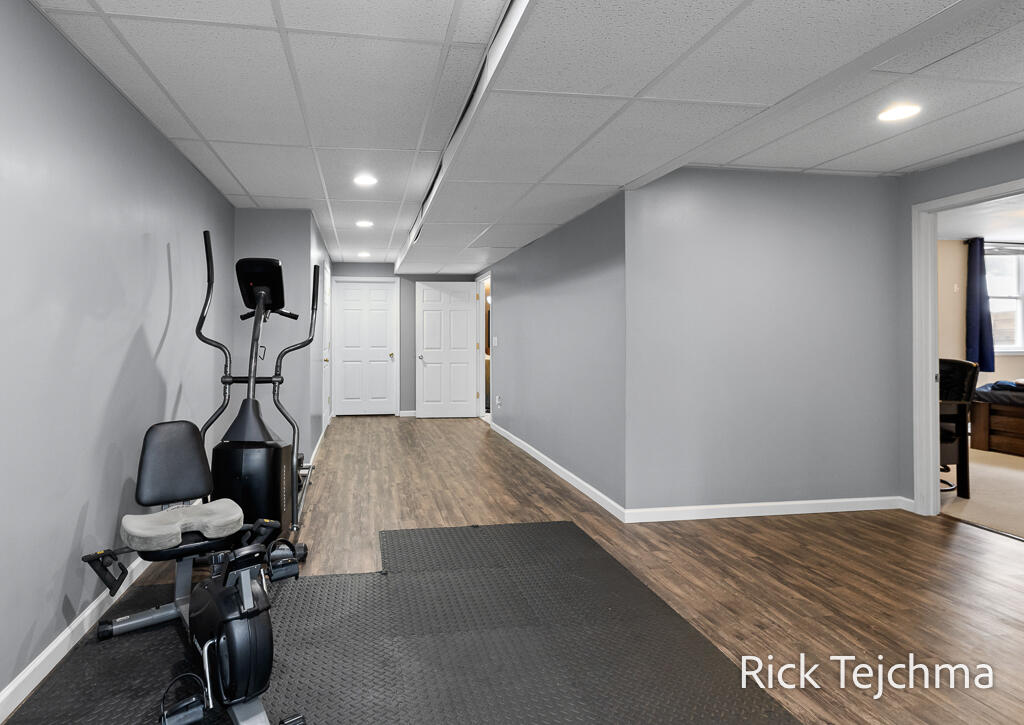 2055 Rambling Oak Drive, Muskegon, MI, 49445-1690