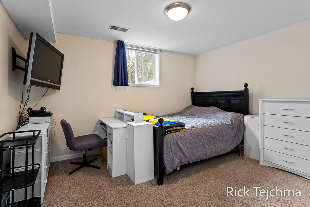 2055 Rambling Oak Drive, Muskegon, MI, 49445-1690