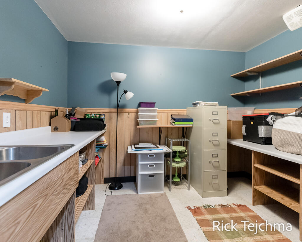 2055 Rambling Oak Drive, Muskegon, MI, 49445-1690